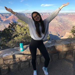 Meet your Posher, Mia